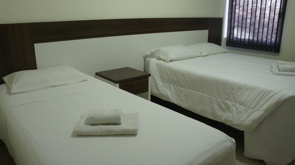 Bandeira Iguassu Hotel フォス・ド・イグアス エクステリア 写真